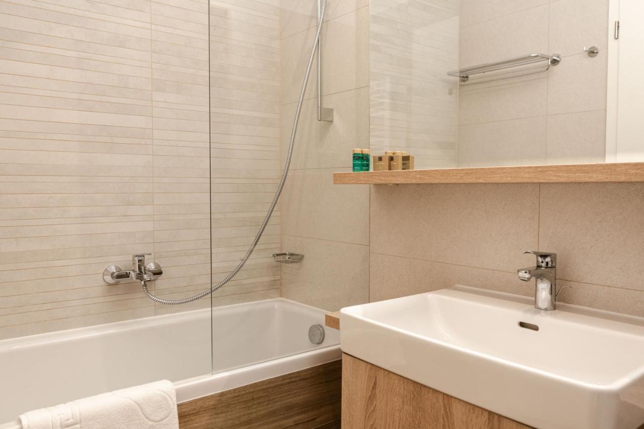 Apart B&V 701 Coresi - Luxury Mountain Haven Брашов Екстер'єр фото